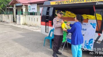 *Polres Pelabuhan Belawan Gelar Gerakan Pangan Murah Polri, Jual 3 Ton Beras SPHP ke Warga*