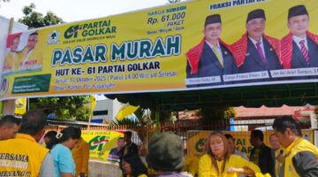 Hari jadi ke 61 Partai Golongan karya kabupaten Karo Buka pasar murah untuk masyarakat kabupaten Karo.