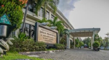SPMB 2026 Surabaya Dinilai Paling Transparan, KAKI Jatim Usulkan Kadisdik Febrina Raih Penghargaan Kemendikdasmen